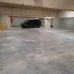 Antigua ميدل كيرك