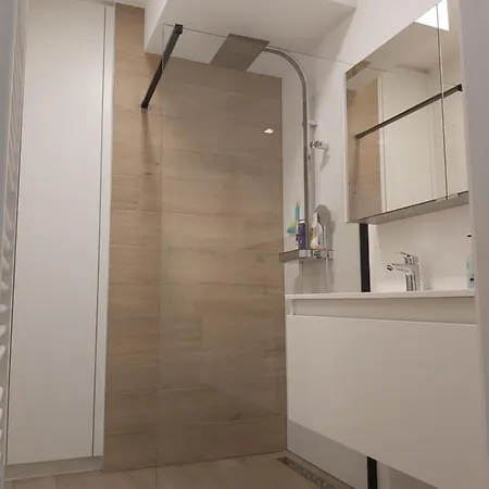 Antigua * 미들케르케